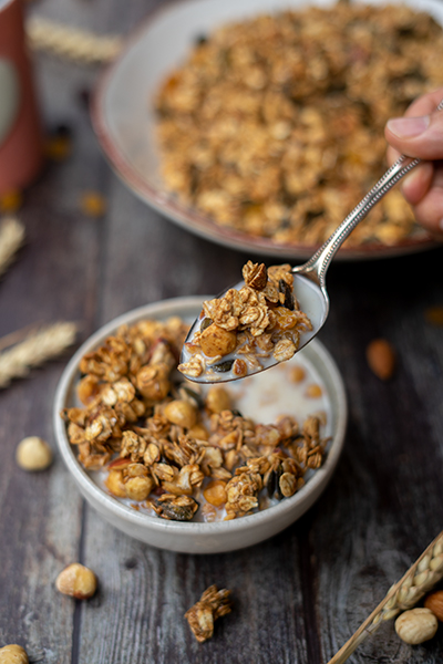 Knuspermüsli mit Mandelmus