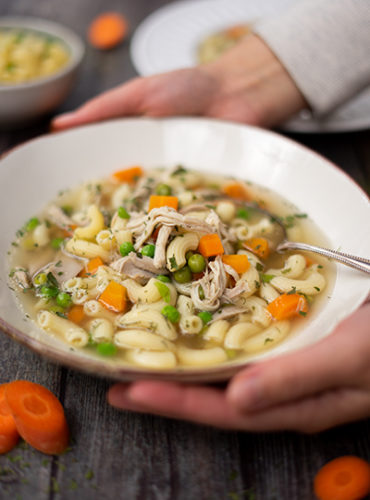 Nudelsuppe Mit Selbstgemachter Hühnerbrühe | Glücksküche