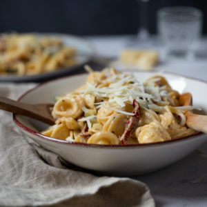 Schnelle Pasta mit Zucchini